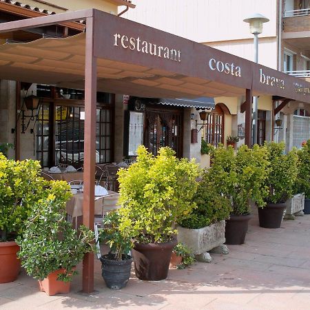 Отель Pensio Costa Brava Сан-Антонио-де-Калонже Экстерьер фото