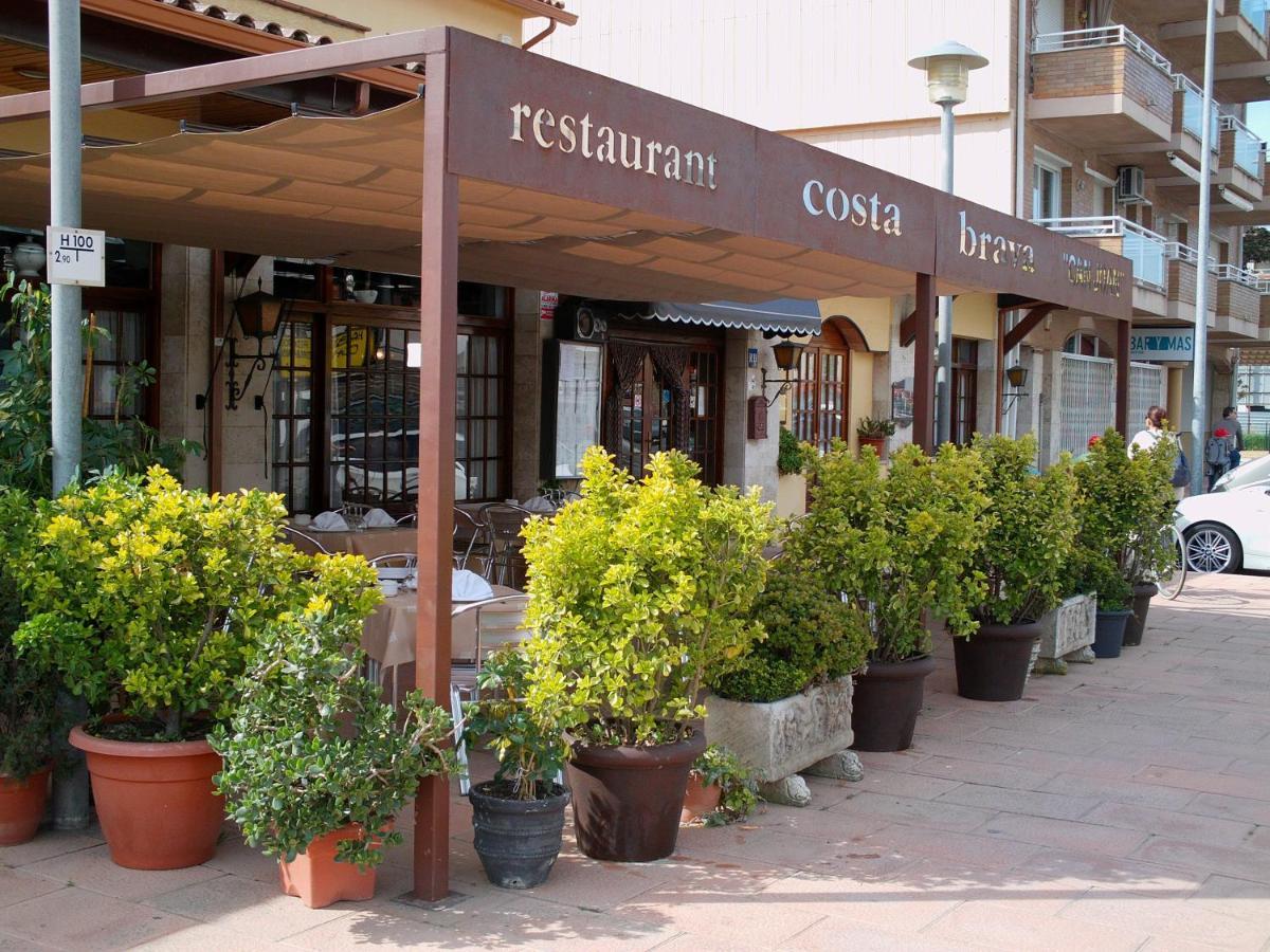Отель Pensio Costa Brava Сан-Антонио-де-Калонже Экстерьер фото